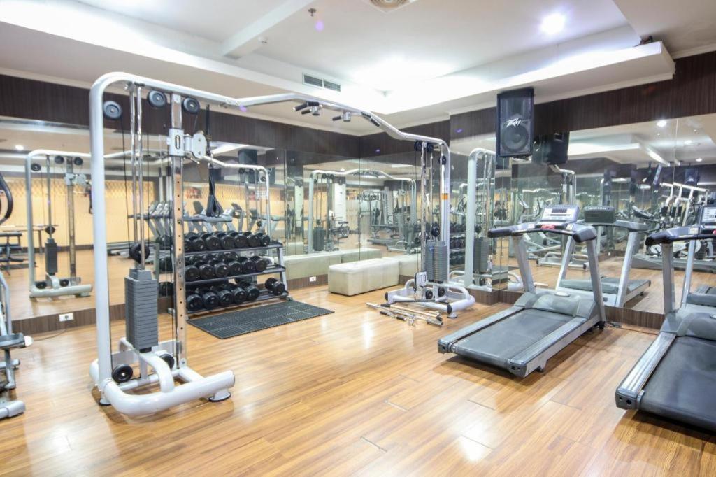 New Hollywood Hotel Pekanbaru Kültér fotó