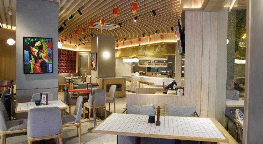 New Hollywood Hotel Pekanbaru Kültér fotó