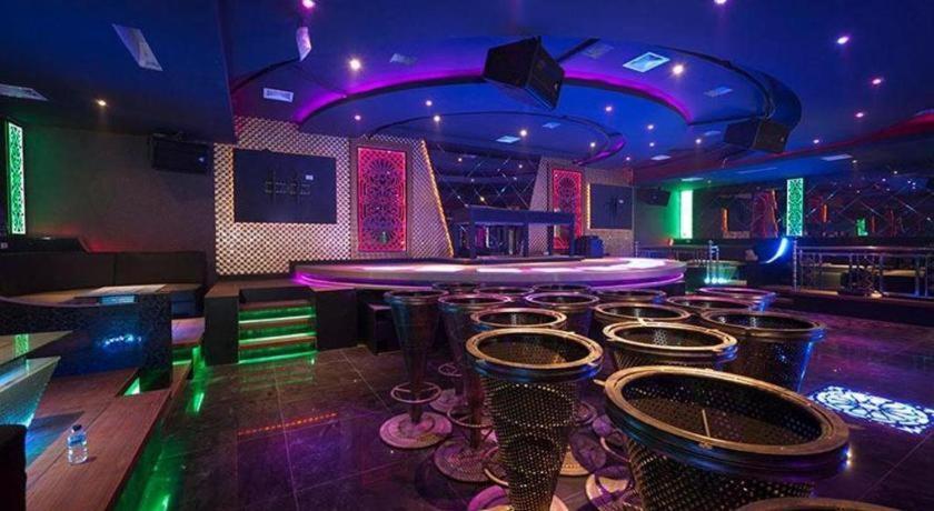 New Hollywood Hotel Pekanbaru Kültér fotó