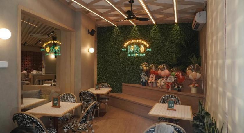 New Hollywood Hotel Pekanbaru Kültér fotó
