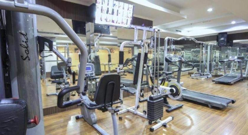 New Hollywood Hotel Pekanbaru Kültér fotó